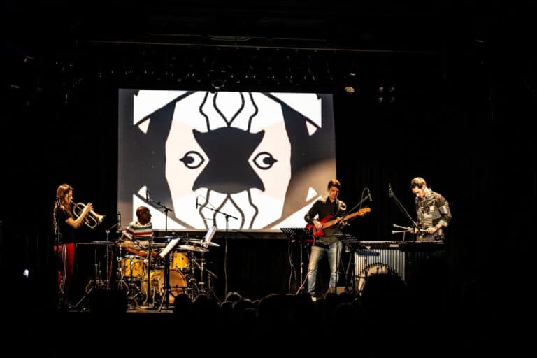 Yazz Ahmed mit ihrer Band in der Lagerhalle Osnabrück. / Foto: Andy Spyra in Osnabrück (Gesamtstadt)