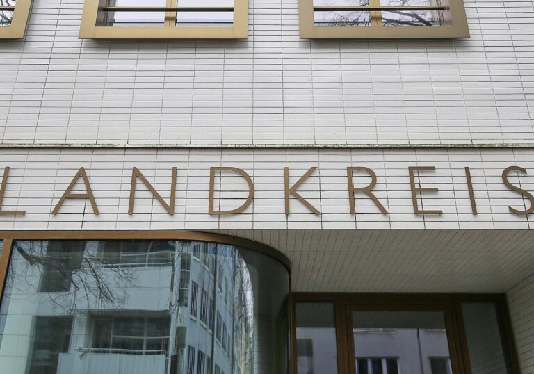 Landkreis-Schriftzug (Archiv)