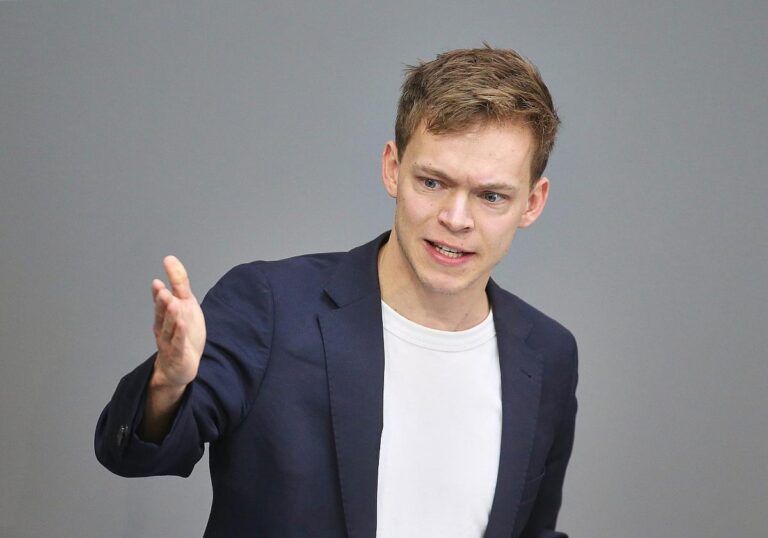 Timon Dzienus