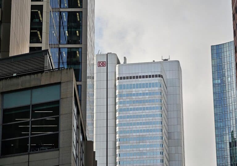Büroturm der
