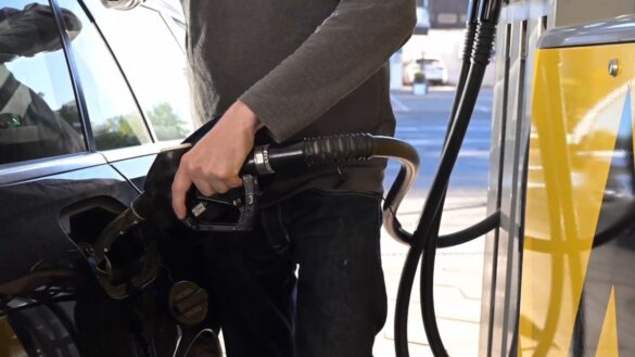 Jeder Dritte lässt Auto wegen Spritpreisen stehen