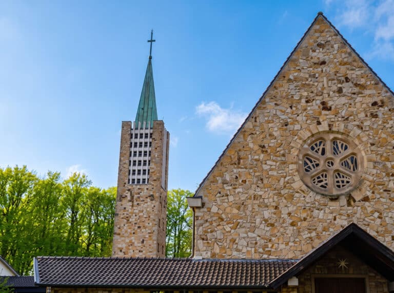 katholische Kirche Maria Königin des Friedens in Osnabrück Sutthausen