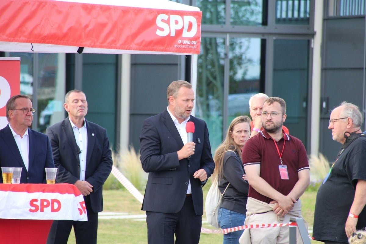 Robert Alferink beim Wahlkampfauftritt. / Foto: Dominik Lapp