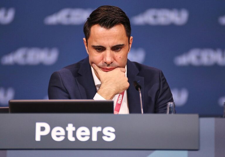 Daniel Peters