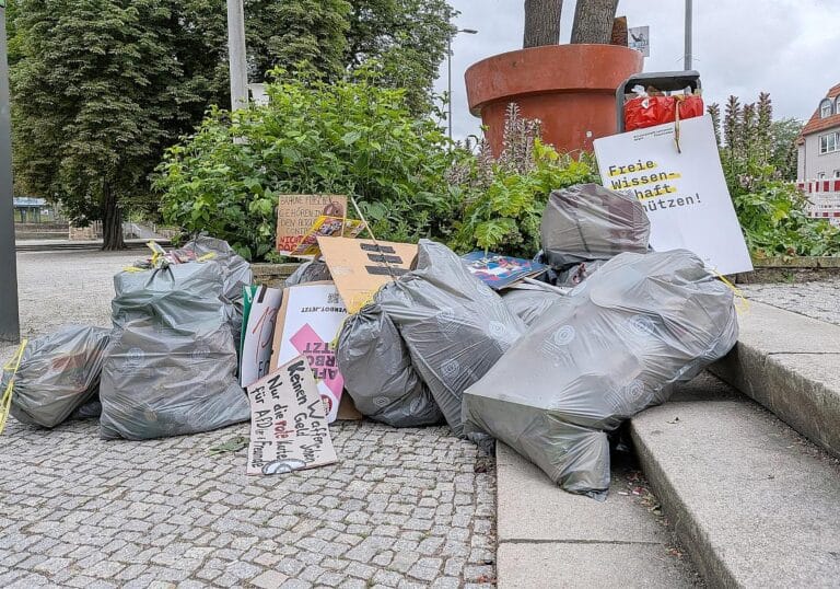 Überreste von
