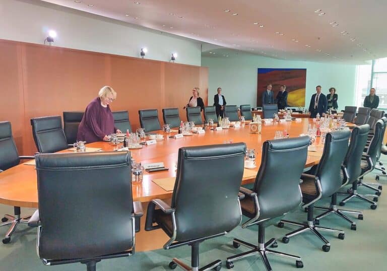 Kabinettstisch (Archiv)