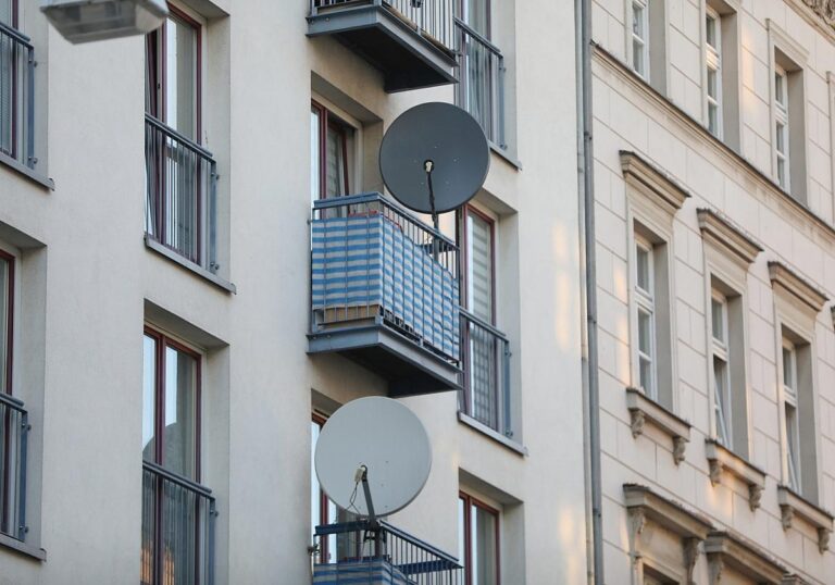 Satellitenschüssel an