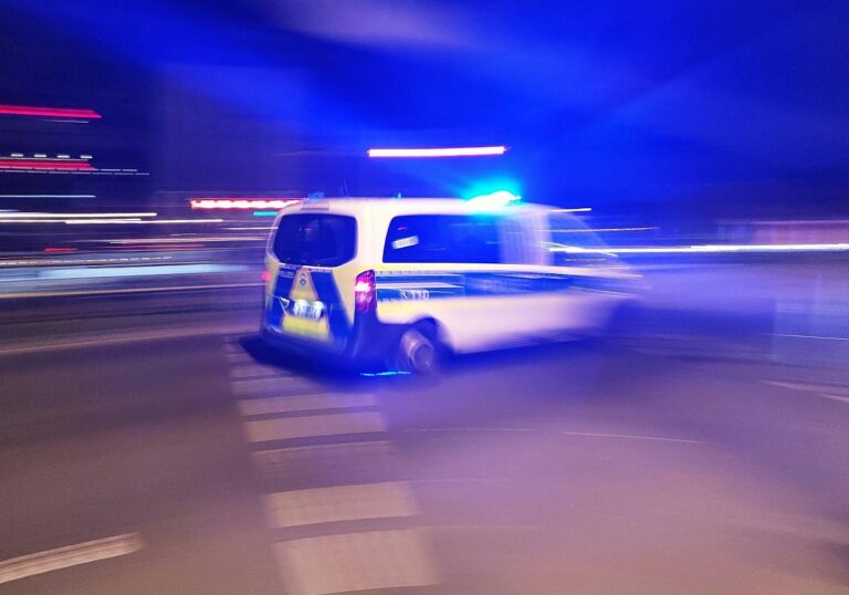 Polizeiauto mit in Westerberg