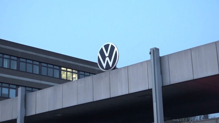VW-Chef Blume: Bis zu 50.000 Jobs weltweit bedroht
