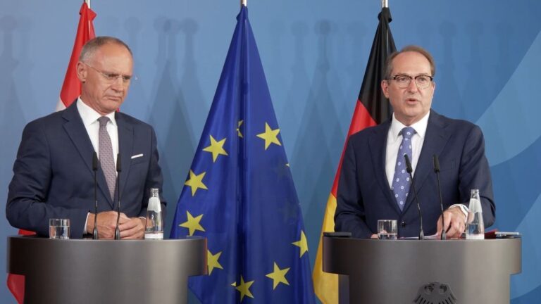 Dobrindt und Karner setzen auf Rückkehrzentren und Grenzkontrollen