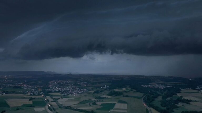 Schwere Gewitter in Baden-Württemberg: Ein Toter, große Schäden