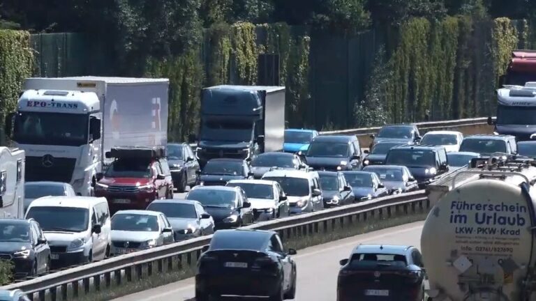 Rekord-Staus erwartet: Ferienbeginn in NRW startet Reisewelle