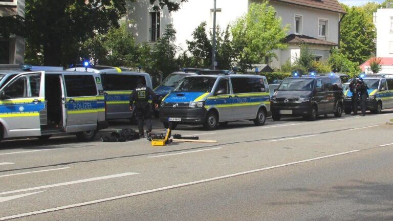 Geiselnahme in Regensburg: Ein Toter, SEK im Einsatz
