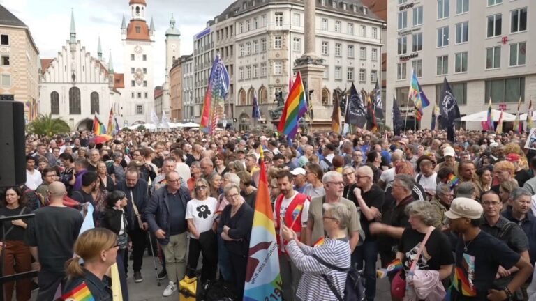 4.000 bei Münchner Mahnwache nach Berliner CSD-Anschlag
