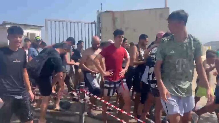 Ceuta: Zehntausende Migranten erreichen spanische Exklave