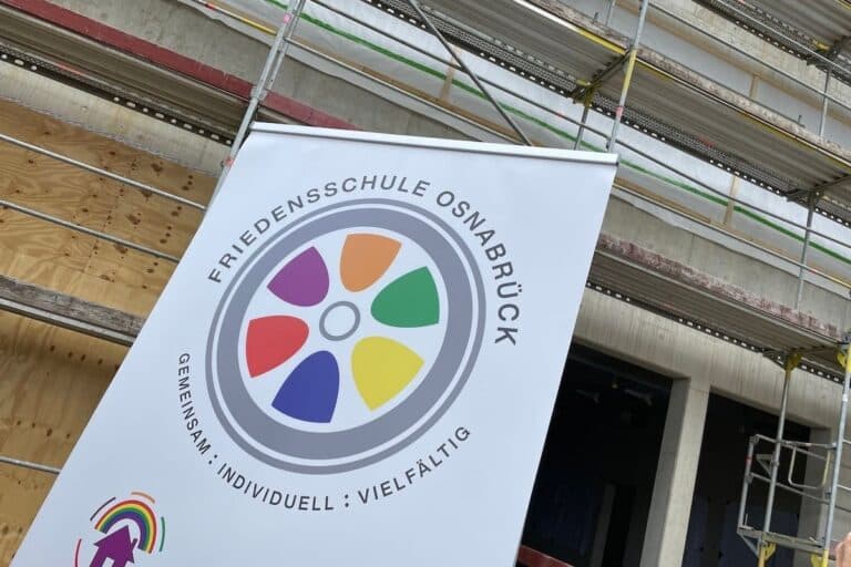 Richtfest der Friedensschule Osnabrück. / Foto: Dominik Lapp in Innenstadt