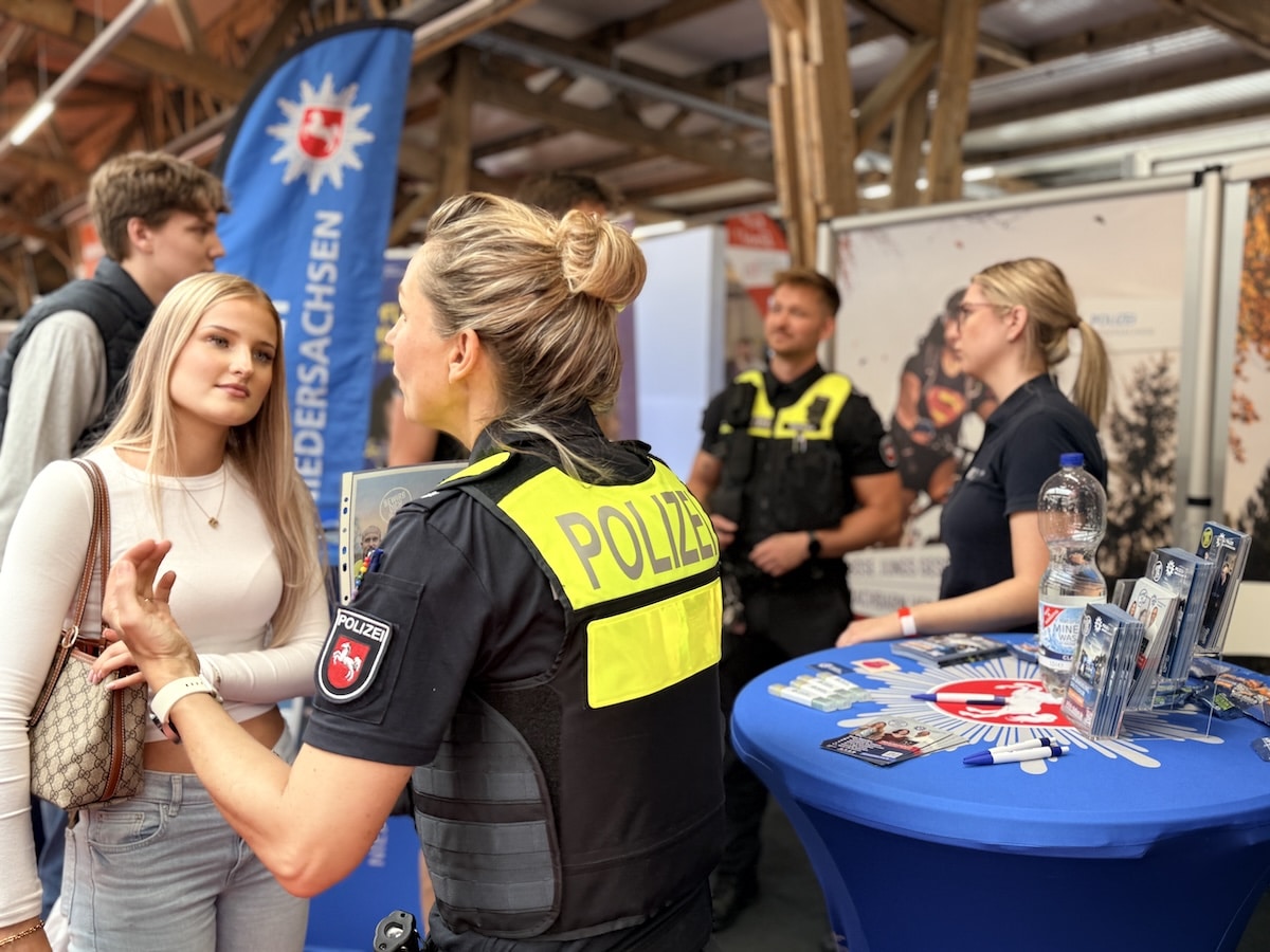 Auch die Polizei informiert auf der ABI Zukunft über Ausbildungsmöglichkeiten