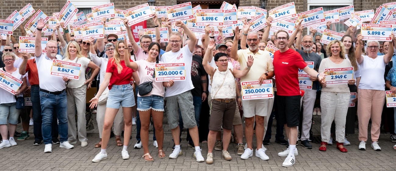 Postcode-Party in Hasbergen: 230 Gewinnerinnen und Gewinner jubeln über insgesamt 2 Millionen Euro