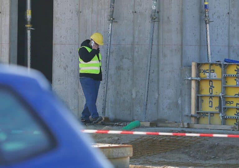Bauarbeiter auf