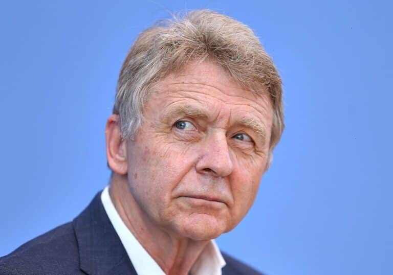 Helmut Frister