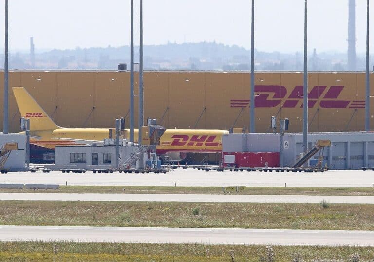 DHL-Maschinen am