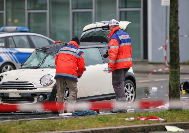 Auto fährt