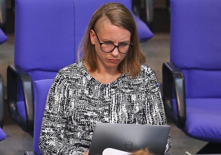 Anne Zerr