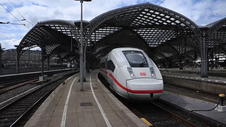 Bahnchefin Palla kritisiert Management und Pünktlichkeit