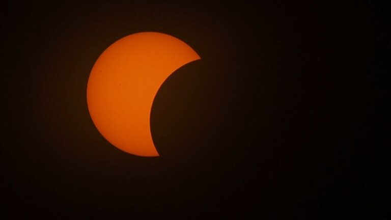 Partielle Sonnenfinsternis fasziniert Millionen in Europa