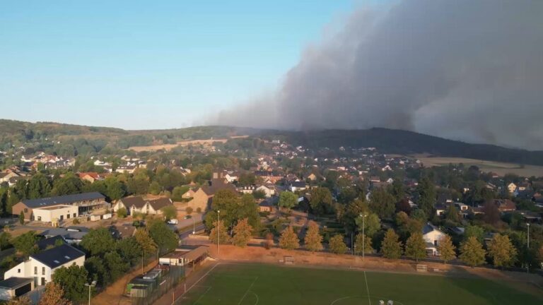 Großbrand setzt Einsatzkräfte unter Druck