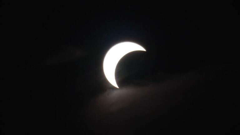 Augenschmerzen nach Sonnenfinsternis: Kliniken melden Fälle