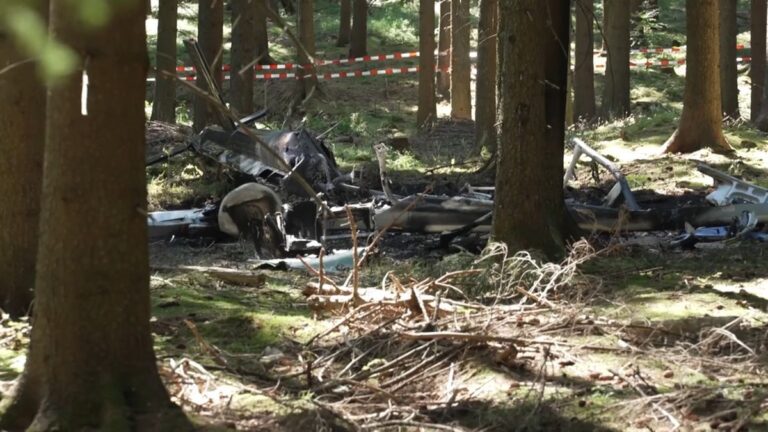 Hubschrauberabsturz im Erzgebirge: Pilot stirbt bei Kalkungseinsatz