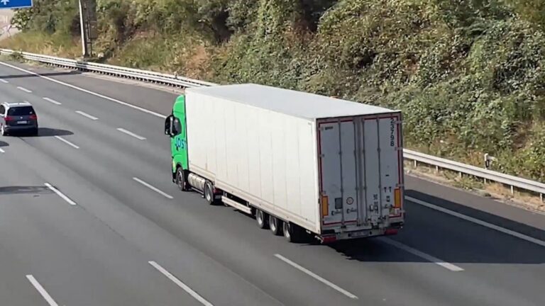 Lockerung des Lkw-Sonntagsfahrverbots: Erste Bilanz