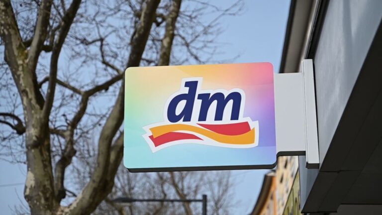 dm plant Herz-Kreislauf-Checks trotz anstehender Prozesse