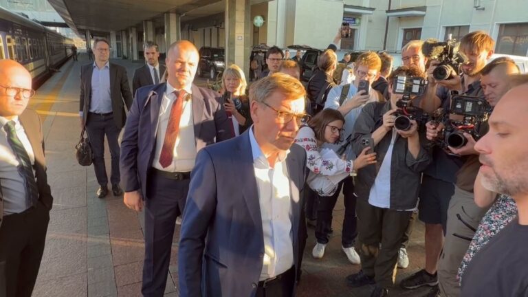 Wadephul in Kiew: Solidarität und Vorwürfe an Moskau