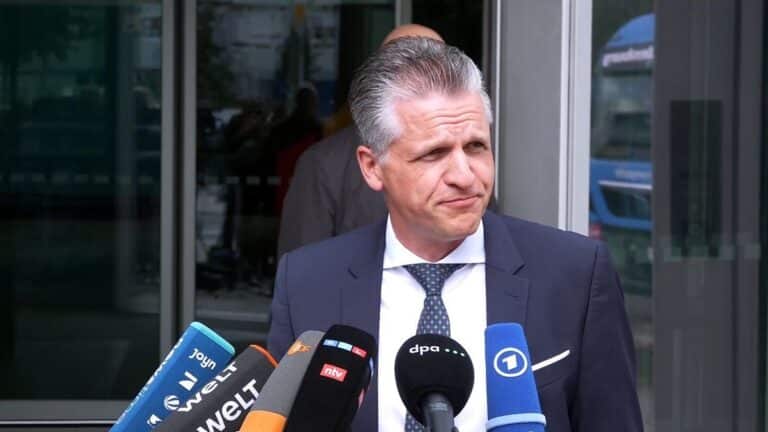 Merz kehrt zurück: Koalition vor arbeitsreichem Herbst