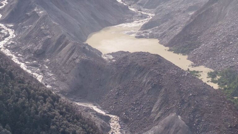 Dammbruch-Drohung nach Sturzflut im Himalaya
