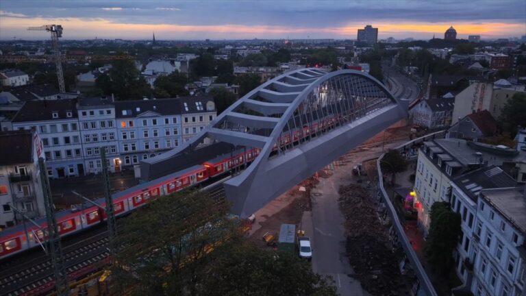 Sternbrücke in Hamburg wieder für Zugverkehr frei