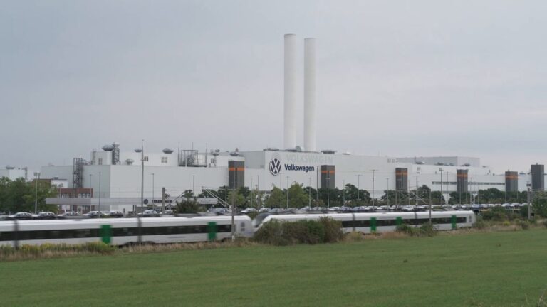 VW-Sparkurs: Tausende Jobs in der Schwebe