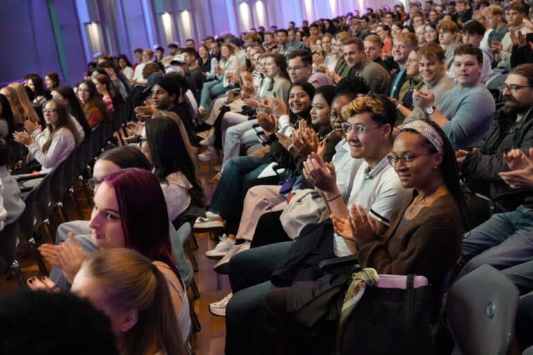Insgesamt rund 3.100 Erstsemester starten zum Wintersemester 2026/27 ihr Studium an der Hochschule Osnabrück