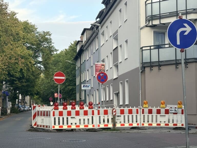 Baustelle Ecke Wesereschstraße / Kreuzstraße in Schinkel