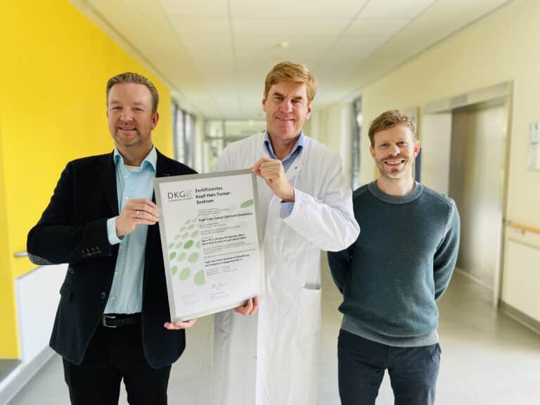 Von links: Über die Kooperation im neuen Kopf-Hals-Tumorzentrum freuen sich Chefarzt Priv.-Doz. Dr. Dr. Kai Wermker, Chefarzt Prof. Dr. Konrad Sommer und Oberarzt Dr. Dr. Henning Lünenbürger. / Foto: Miriam Oberholthaus in Osnabrück (Gesamtstadt)
