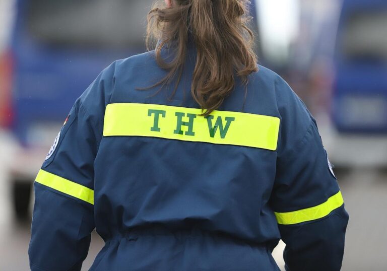 THW-Mitarbeiterin (Archiv)