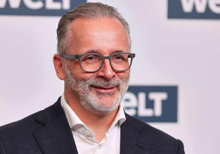 Carsten Knobel