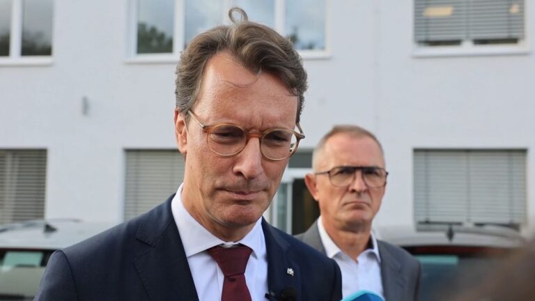 Wüst wirbt in Sachsen-Anhalt gegen Protestwahl