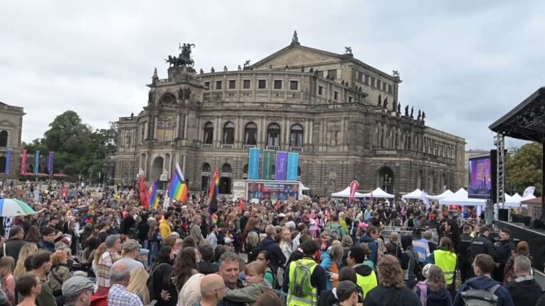 Bundesweite Proteste gegen Rechtsextremismus nach AfD-Erfolg