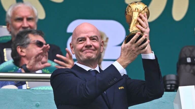 Infantino bietet FIFA-Reformen an – Rücktritt ausgeschlossen