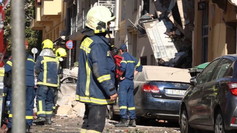 Explosion in Athen: Gebäude stürzt ein, drei Verletzte
