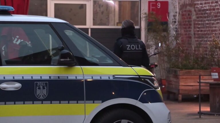Europaweite Razzia gegen Handy-Betrugsring
