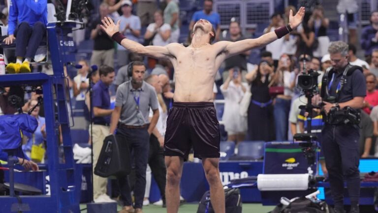 Zverev kämpft sich bei US Open in die dritte Runde